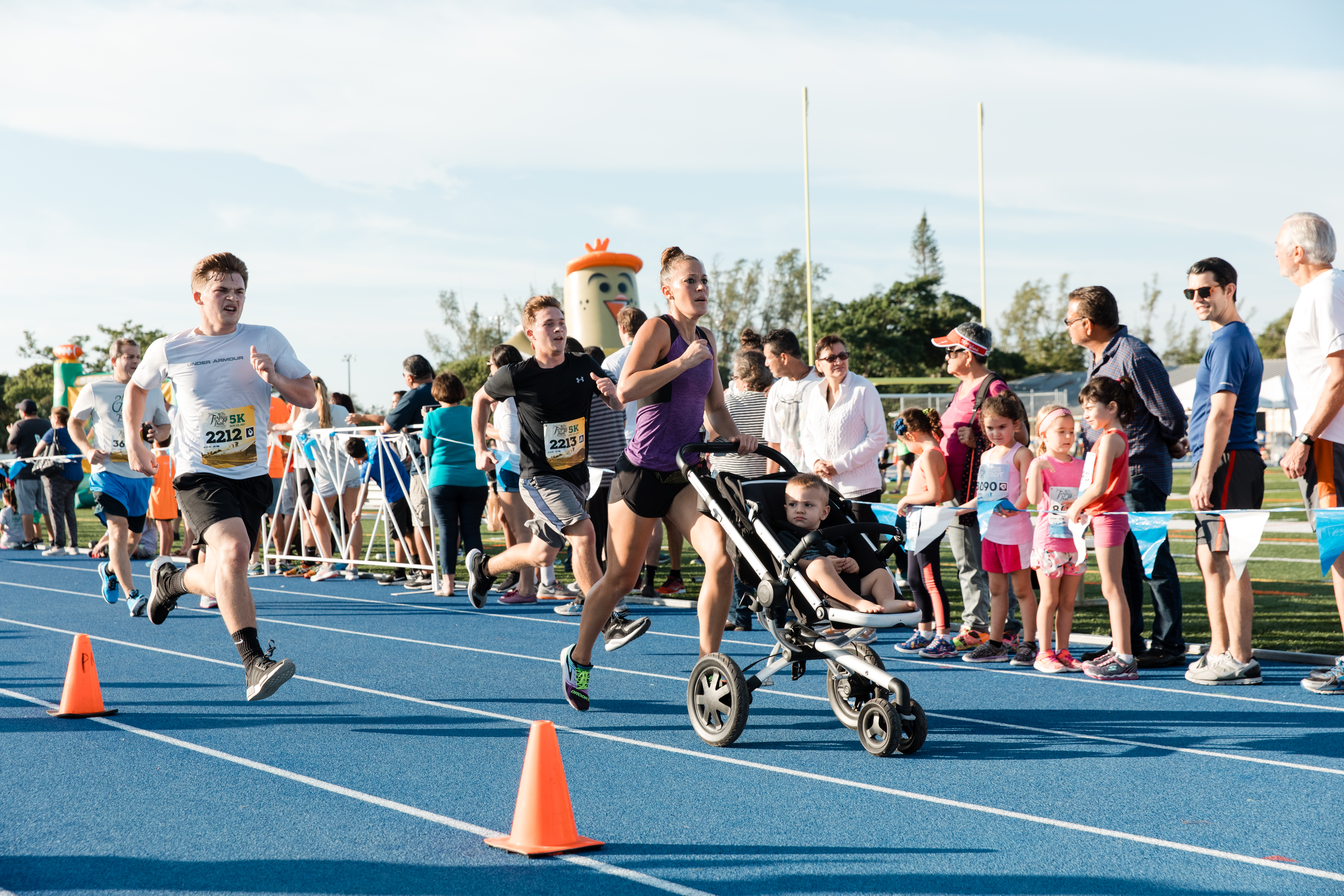 Turkey Trot Miami running on the track